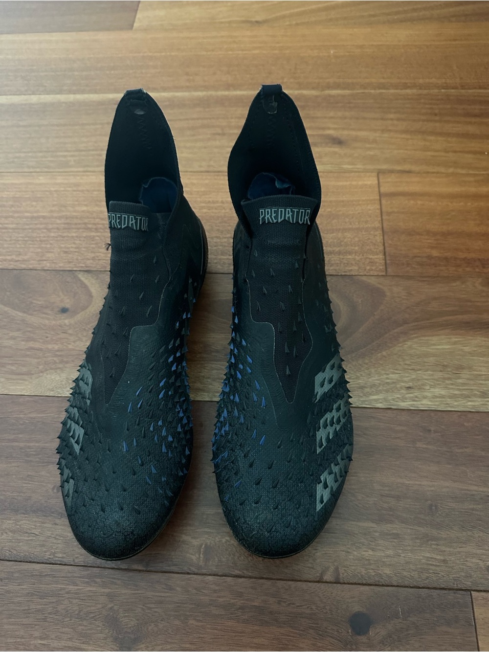 adidas Predator Men's Black with Blue Accents Soccer Cleats size 10